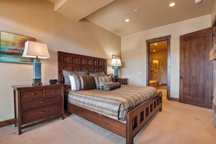 Room 8 of 38