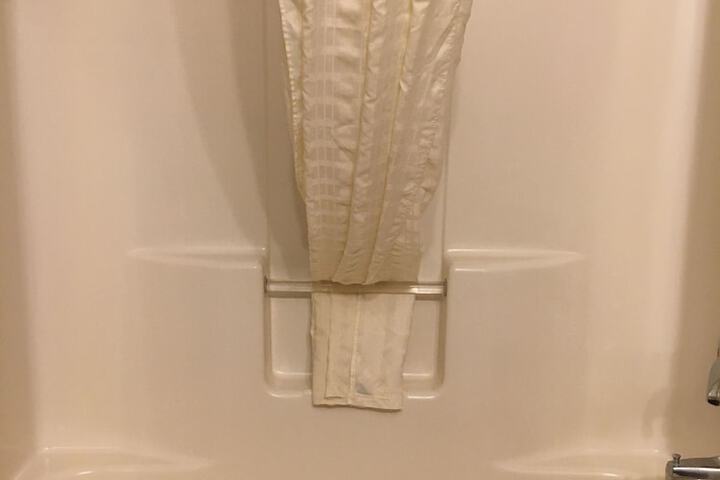 Room 27 of 41