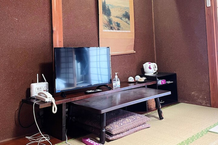 Room 8 of 24