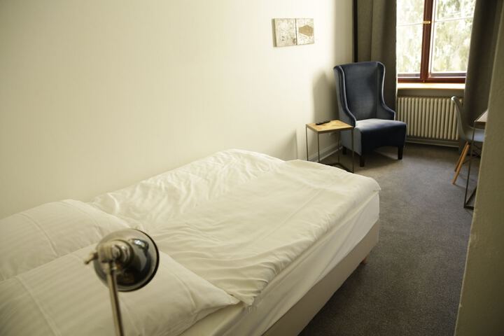 Room 5 of 43