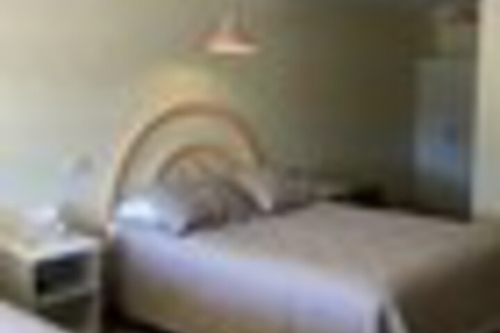 Room 8 of 84