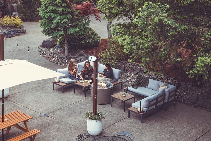 Hotel Exterior 124 of 126