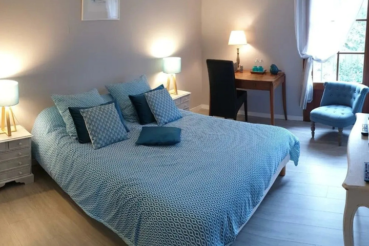 Room 2 of 14