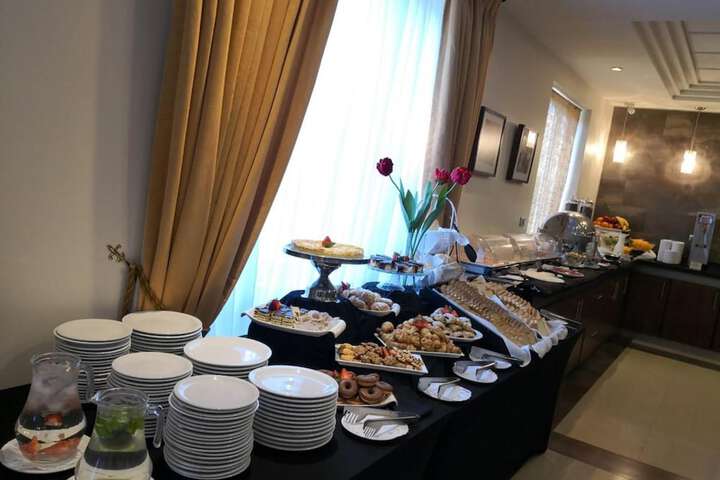 Breakfast area