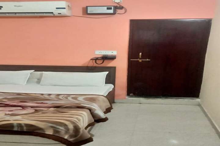 Room 27 of 50
