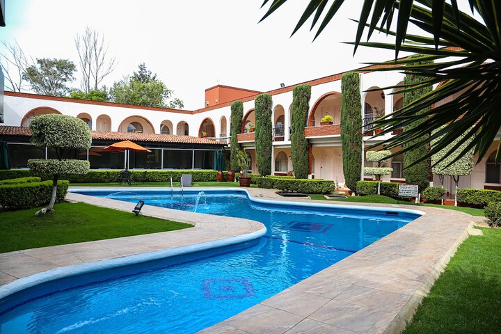 Pools & Facilities