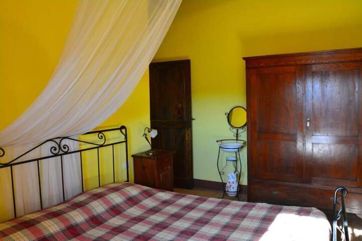 Room 7 of 68