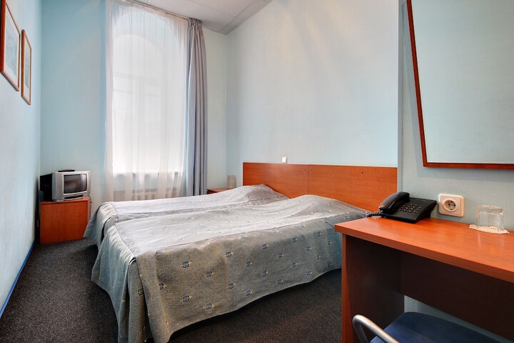 Room 2 of 35