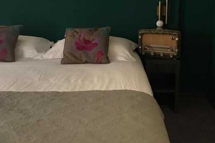 Room 14 of 62