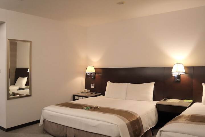 Room 40 of 72