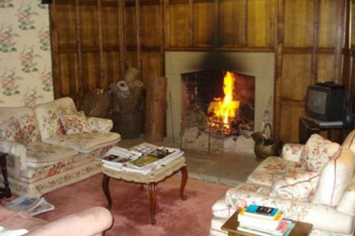 Lounge 9 of 22