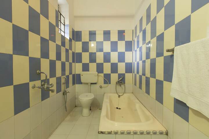 Room 13 of 22