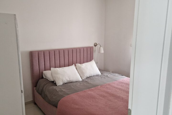 Room 9 of 104