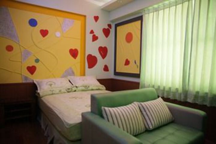 Room 7 of 19