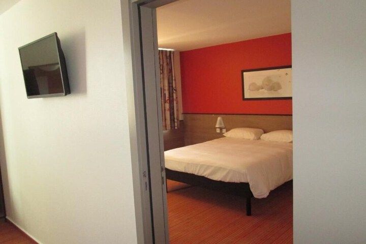 Room 21 of 53