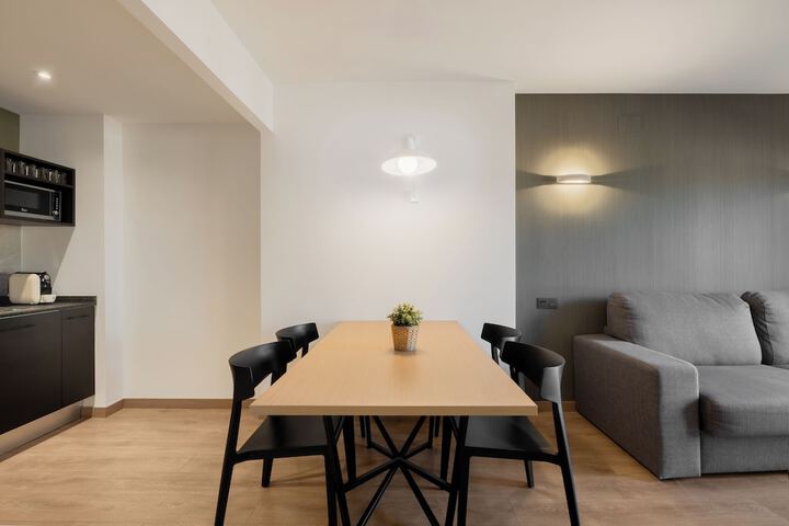 Room 4 of 50