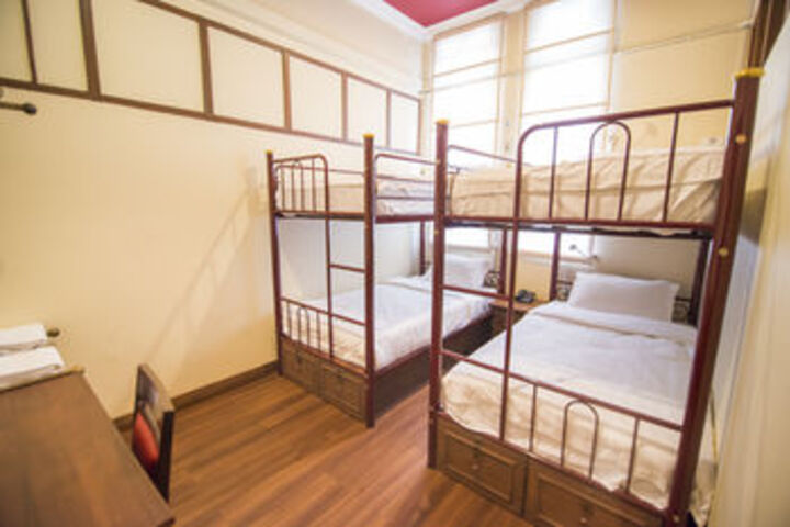 Room 6 of 19