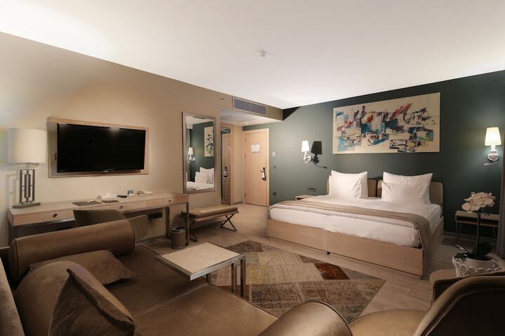 Room 6 of 88