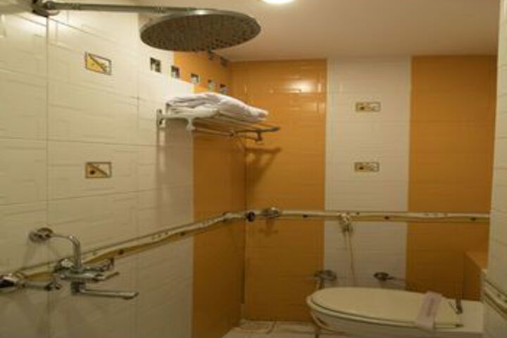 Room 3 of 24
