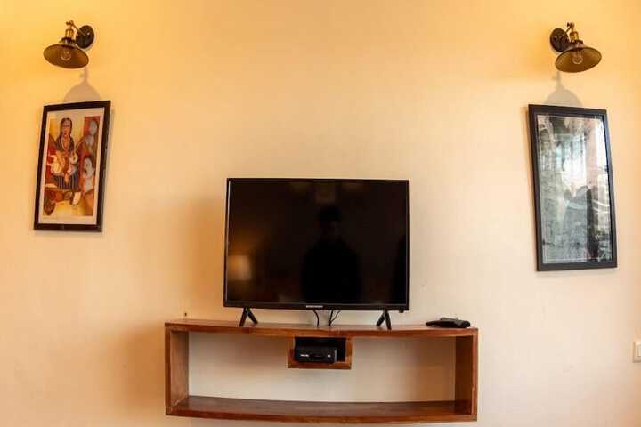 Room 8 of 35