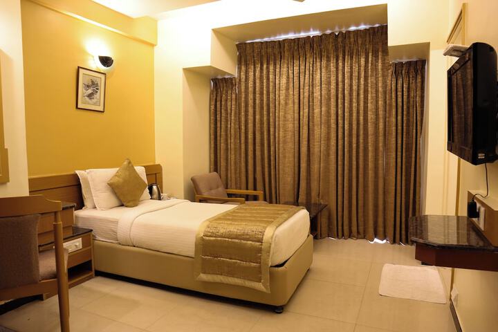 Room 3 of 22