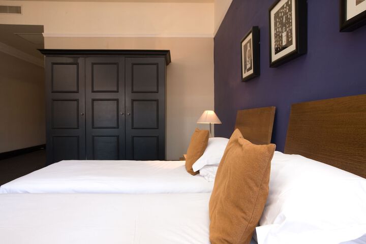 Room 4 of 70