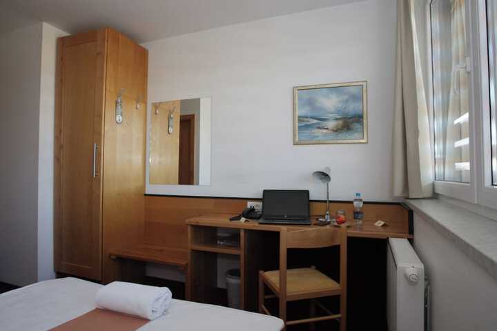 Room 17 of 61