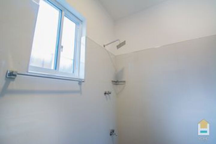 Room 6 of 25
