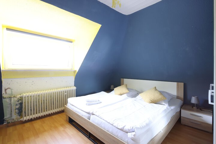 Room 6 of 70