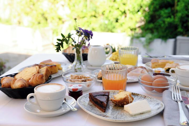 Breakfast/Coffee Service 174 of 193