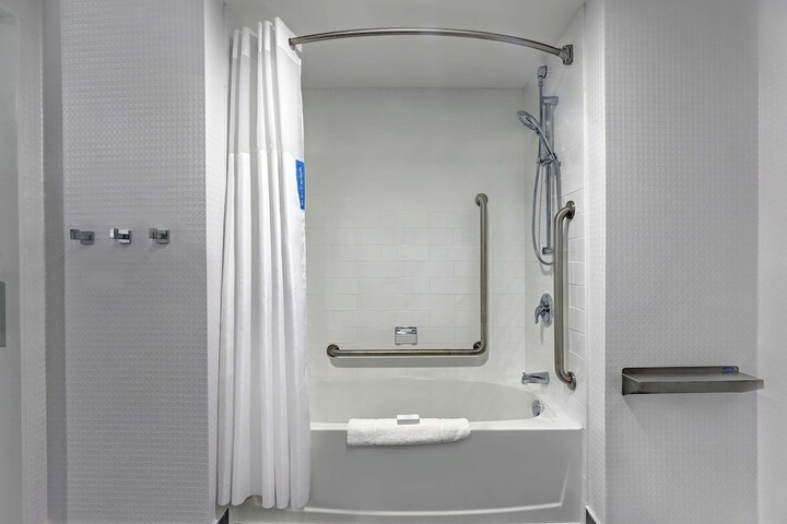 Room 30 of 47