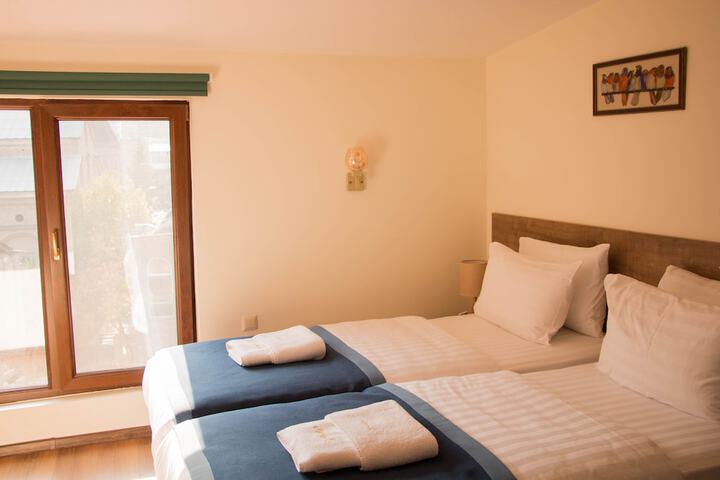 Room 28 of 127