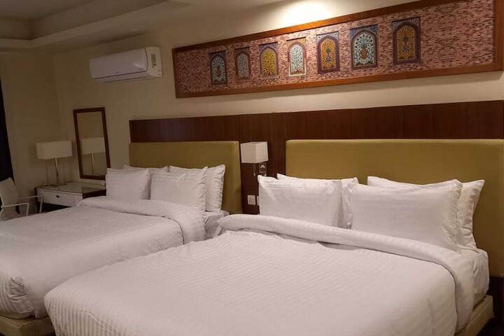 Room 3 of 7