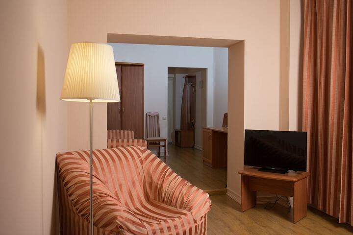 Room 26 of 63