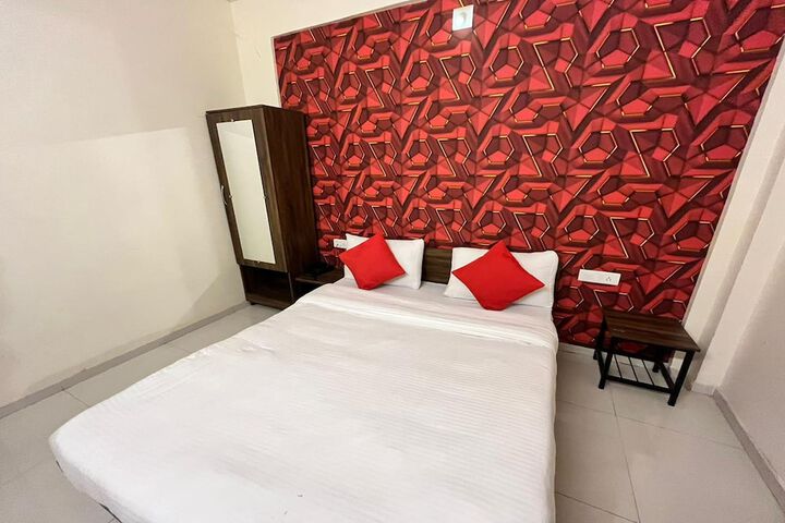 Room 16 of 30