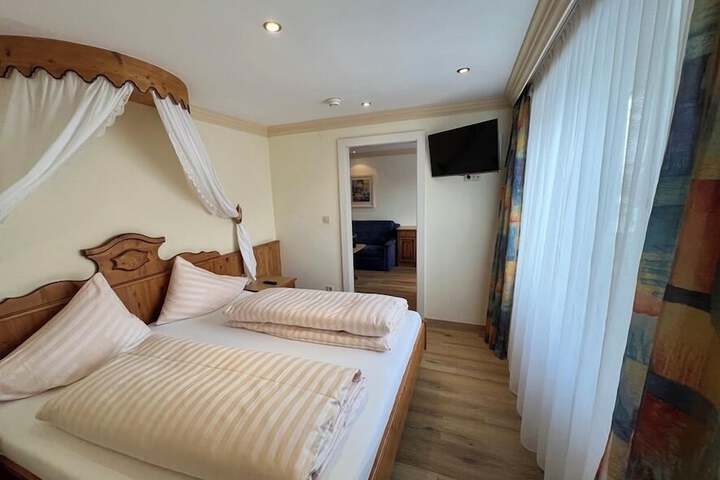 Room 20 of 93