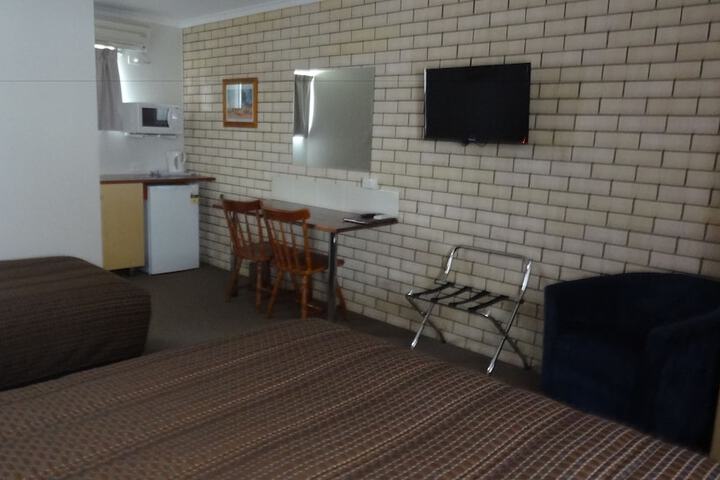 Room 6 of 48