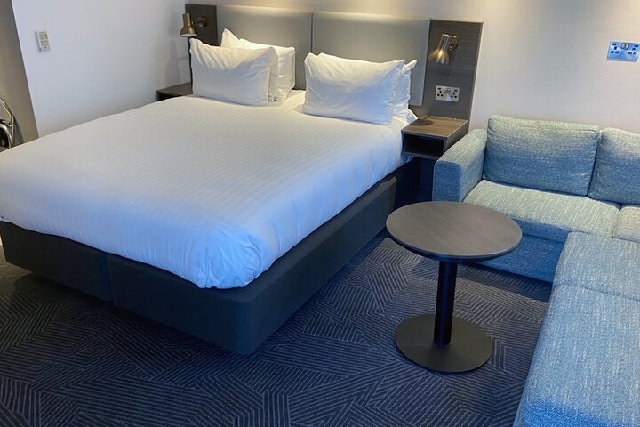 Room 5 of 71