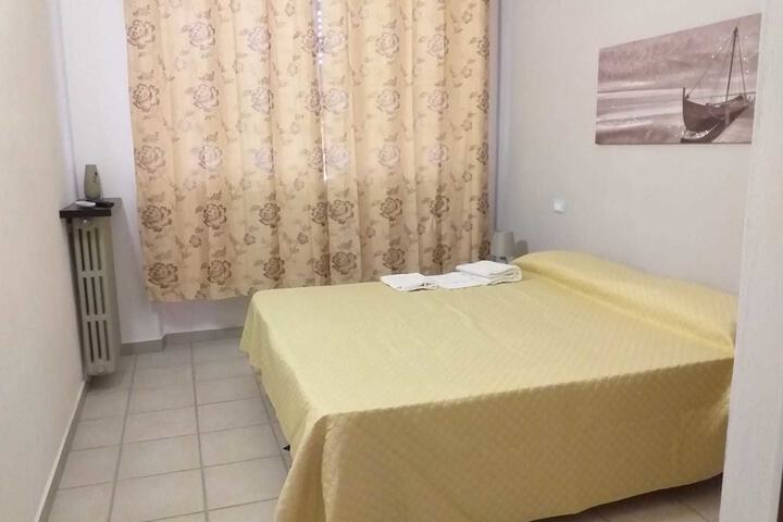 Room 2 of 9