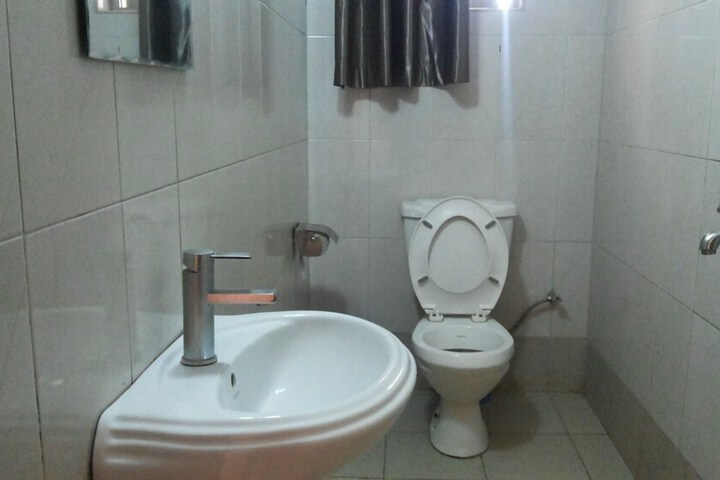 Room 42 of 94