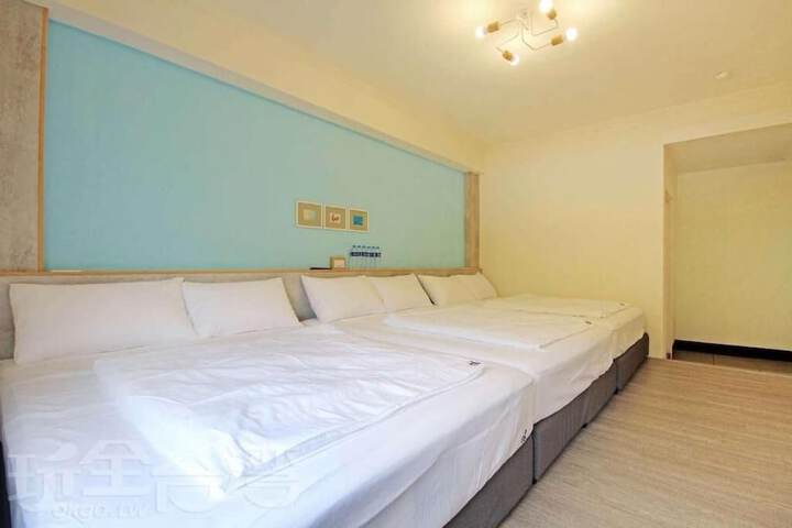 Room 2 of 6