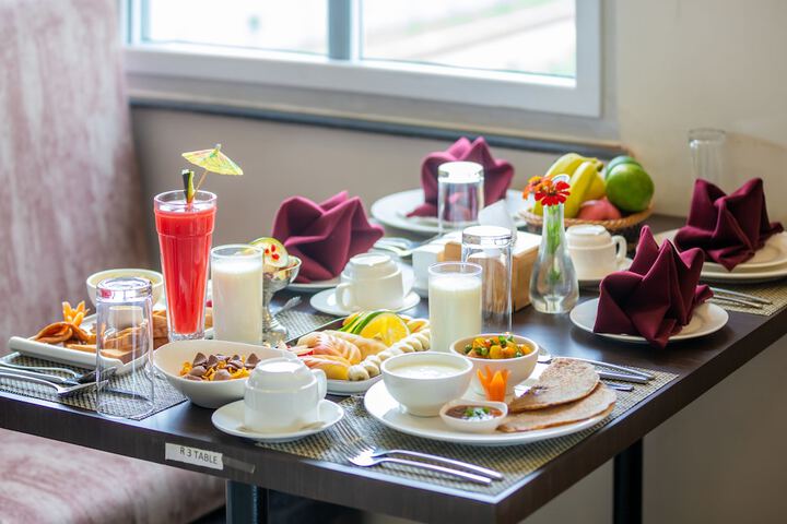 Breakfast/Coffee Service 14 of 26
