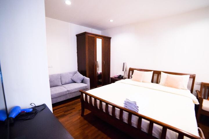 Room 17 of 40