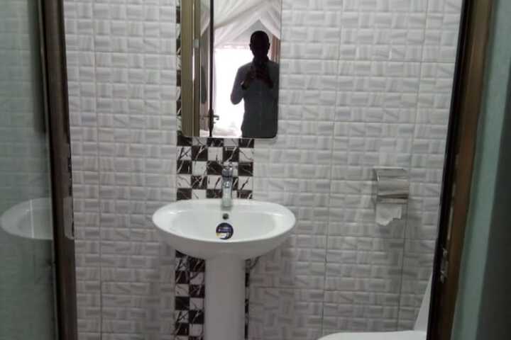 Room 8 of 14