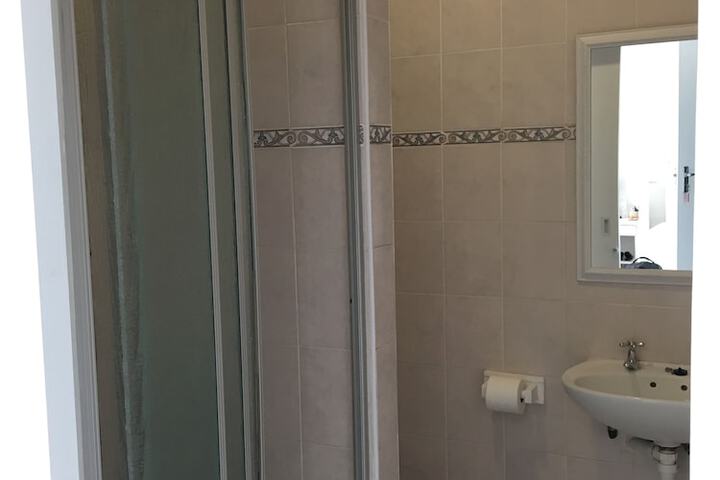 Room 41 of 60