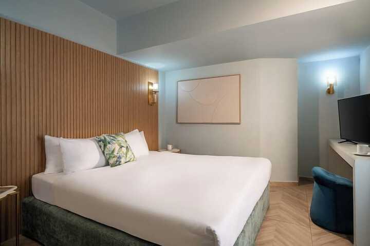 Room 38 of 108