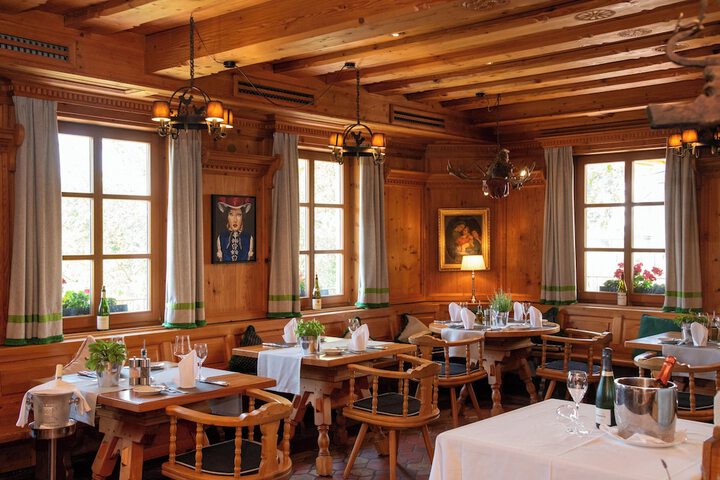 Dining 42 of 72