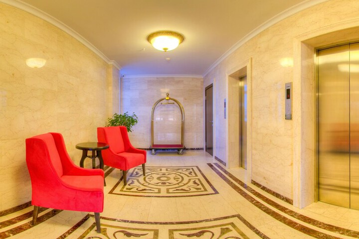 Ballroom/Hall 50 of 55