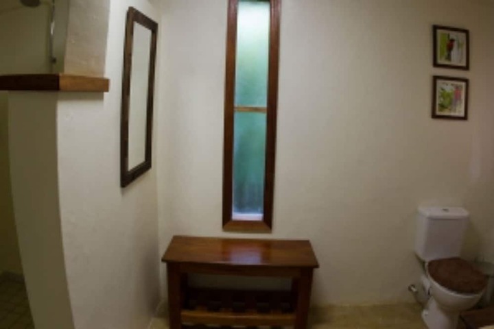 Room 6 of 10