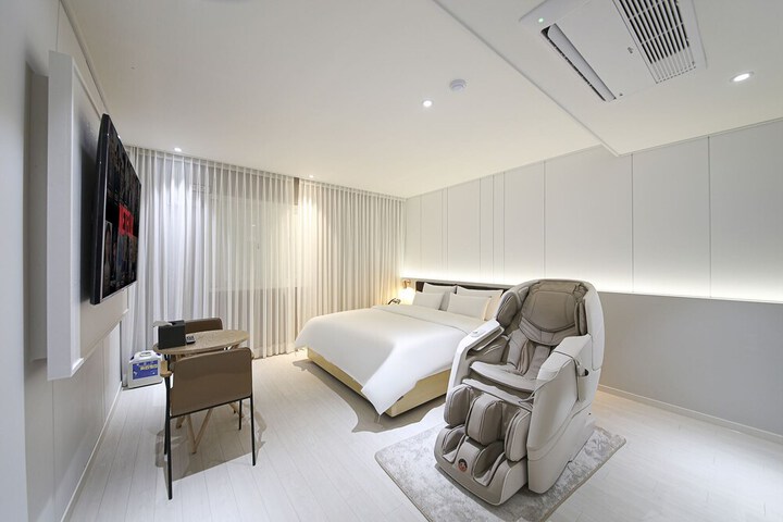 Room 6 of 39
